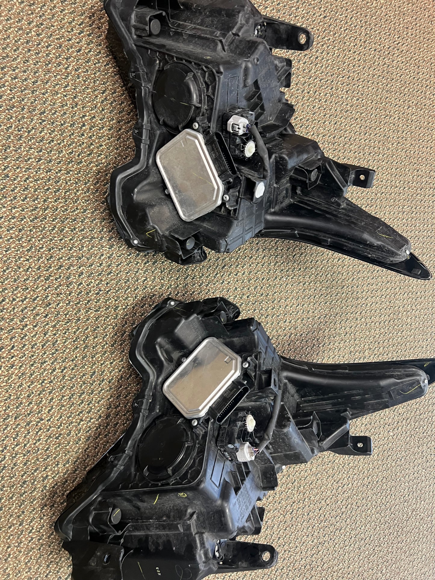 2022-2025 Toyota Tundra OEM LED projector headlights trd pro