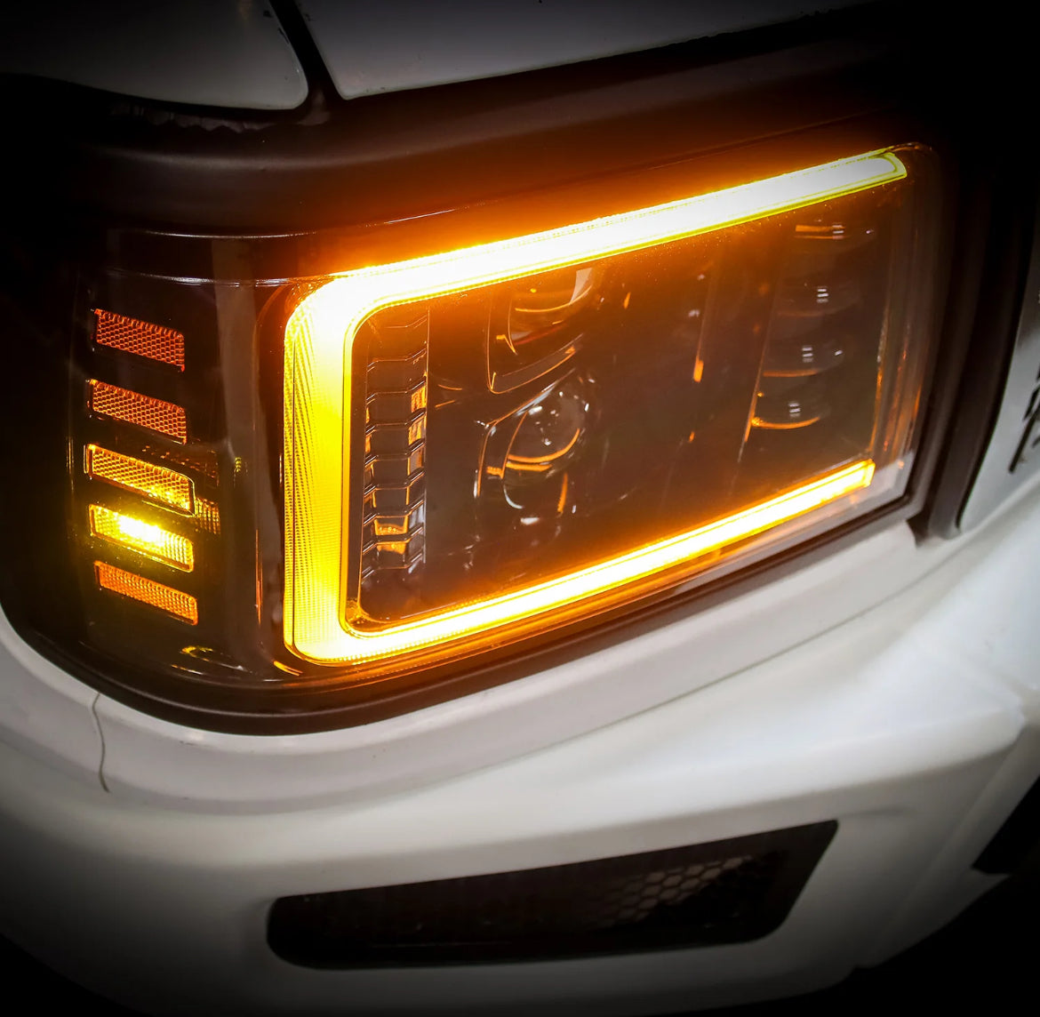 1987-1996 Ford F-Series/Bronco LUXX-Series LED Projector Headlights