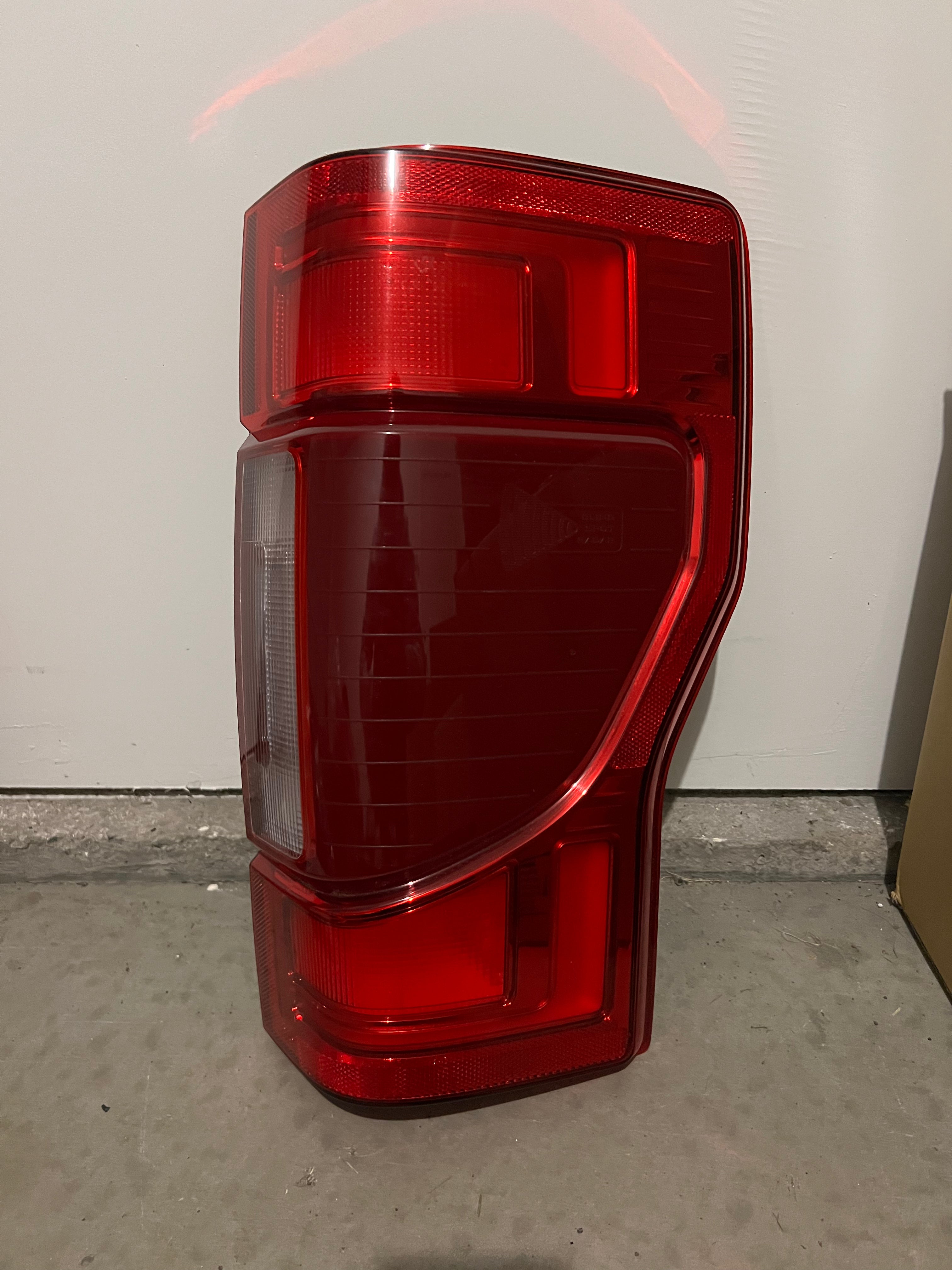 SEBLAFF LED Tail Lights For Ford F250 2020-2022 - Red/Clear With Blind Spot