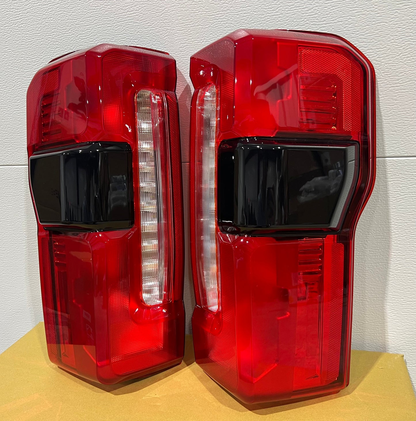 2023-2026 Ford Super Duty F250/F350/F450 Incandescent with BLIS Tail Lights