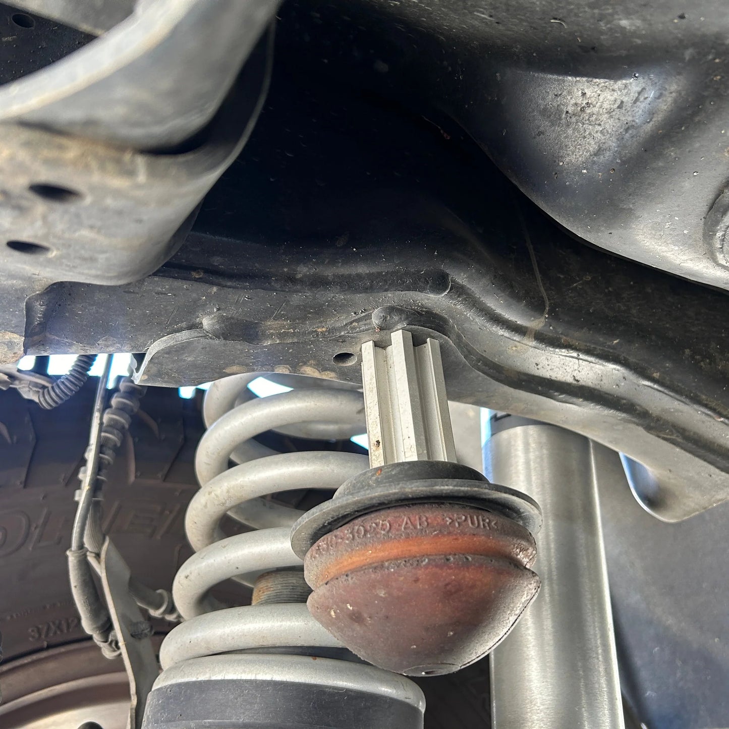 OUO 2.5” Standard Leveling Kit 2011-2016 Ford F250/F350