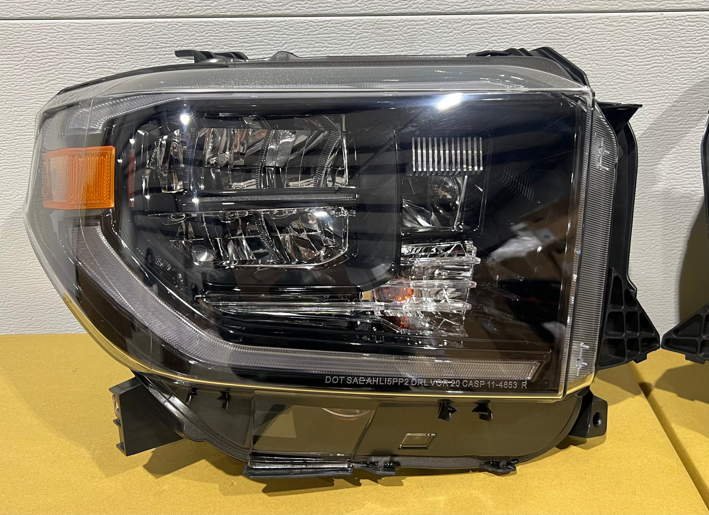 2014-2021 Toyota Tundra LED Reflector HeadLights