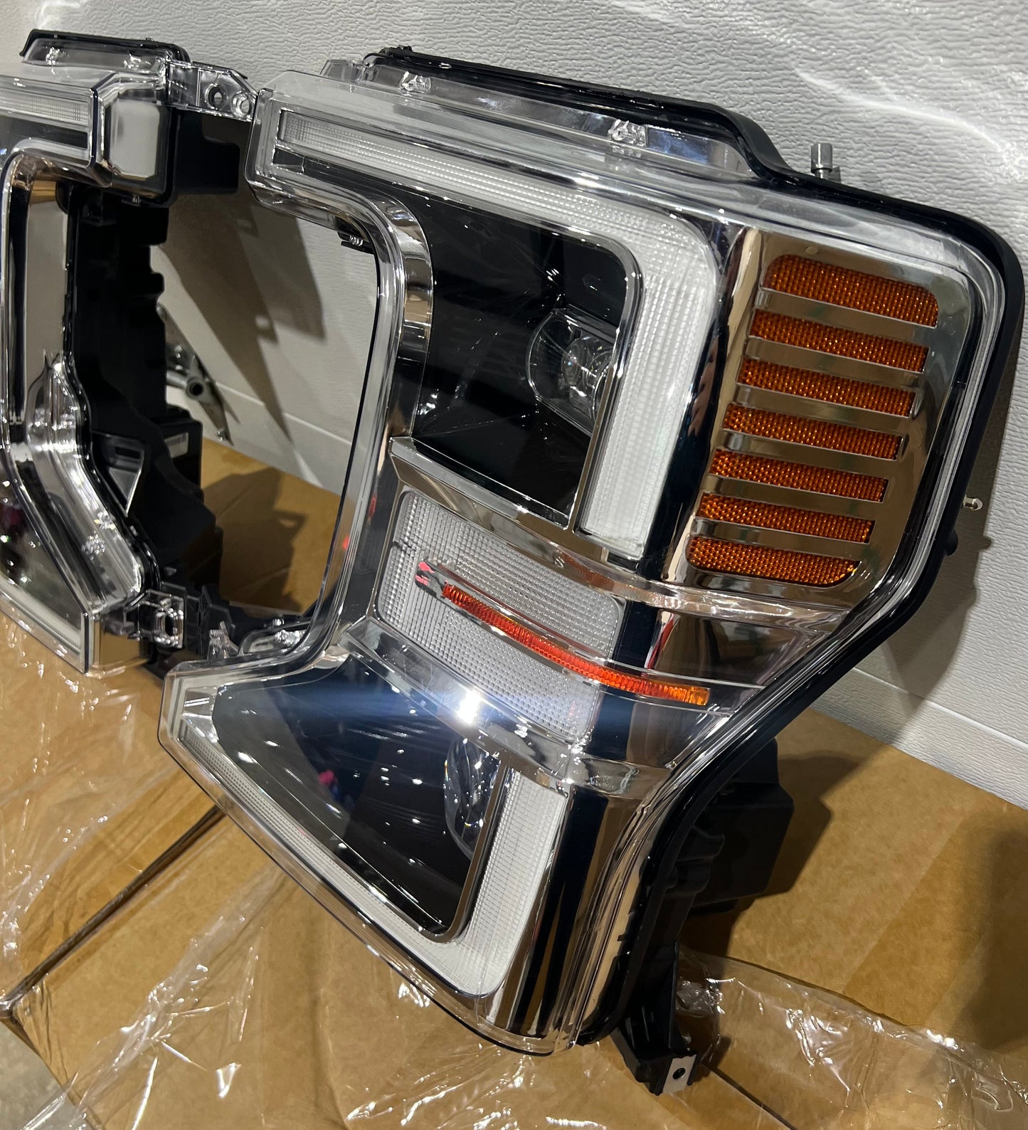 2020-2022 Ford Super Duty F250/F350/F450 LED HeadLights (Chrome/Black)