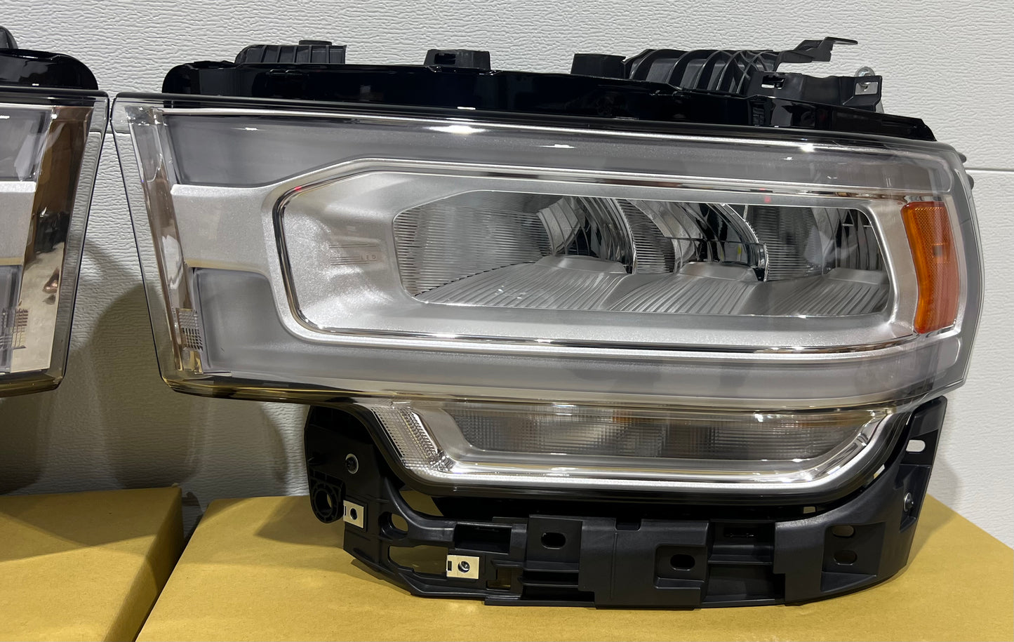 2019-2024 Ram 2500/3500 LED Reflector HeadLights (Chrome)