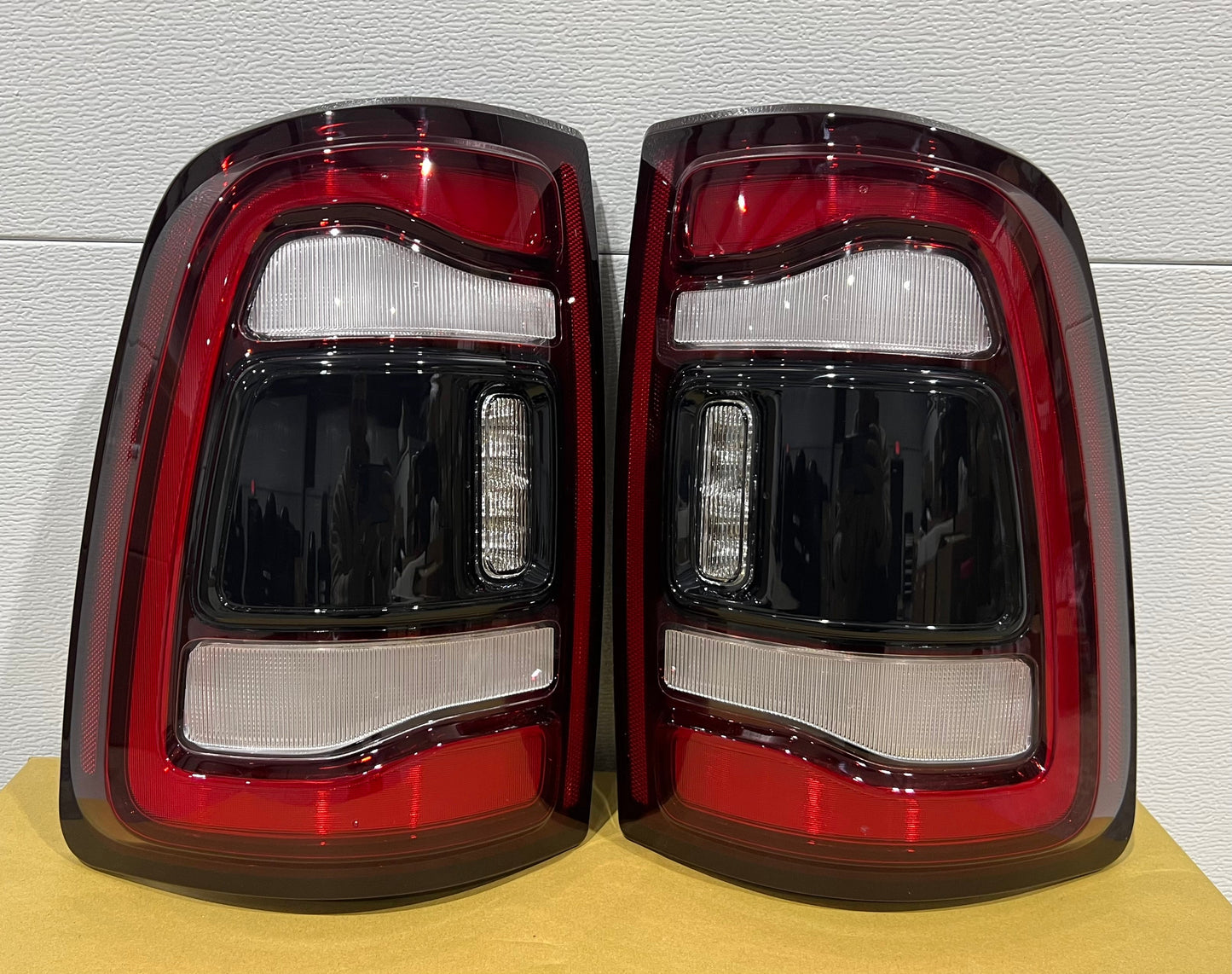2019-2024 Ram 2500/3500 LED Tail Lights (Black/Red)