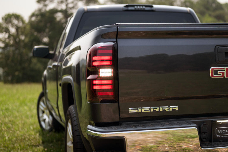 Tail light for online 2014 chevy silverado