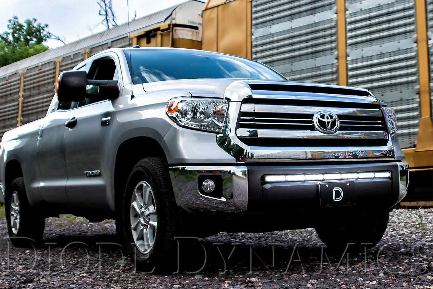 Diode Dynamics Grille-Mount LED Light Bar System: Toyota Tundra (2014-2021) SS30/SS42 30" or 42"