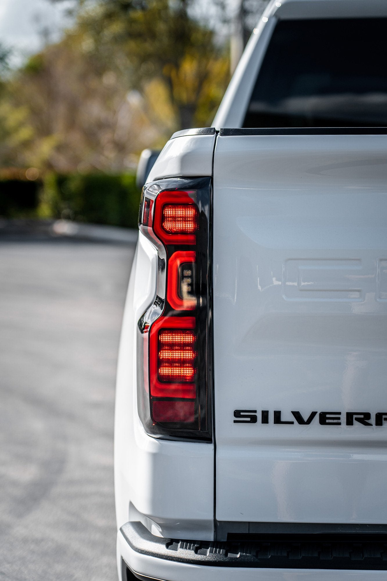 Passenger Side Tail Light For Chevy Silverado 1500 2019-2021 – Incandescent, Chrome Housing